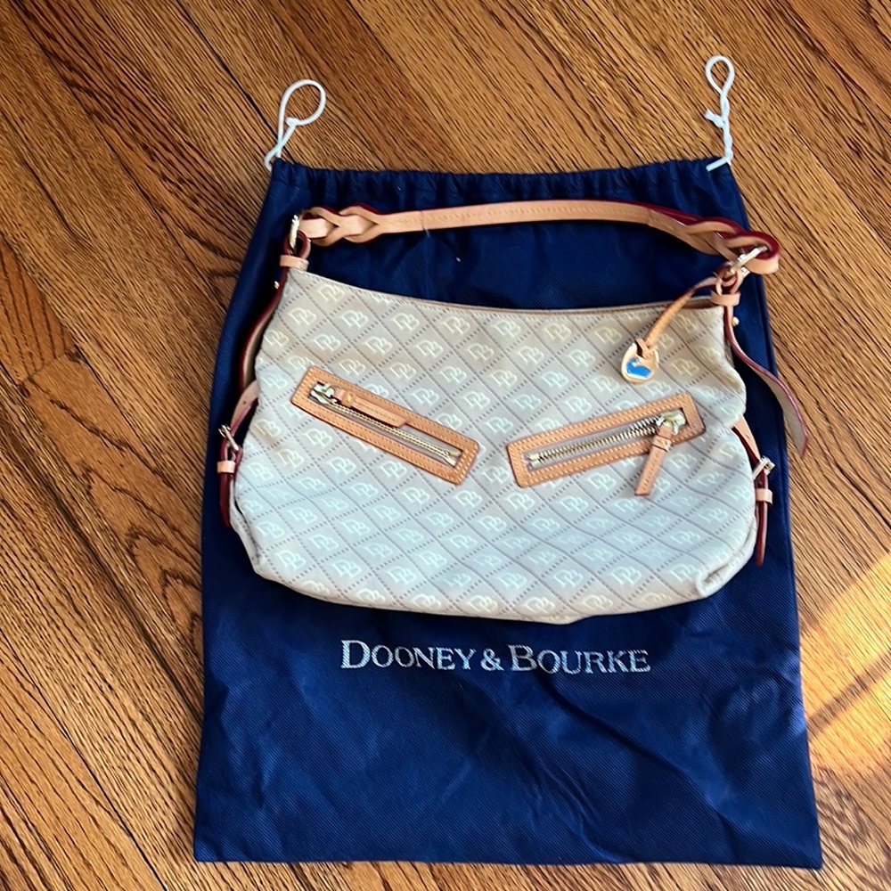 Dooney and Bourke Shoulder Bag in Gently Used Condition. Comes with Dust Bag